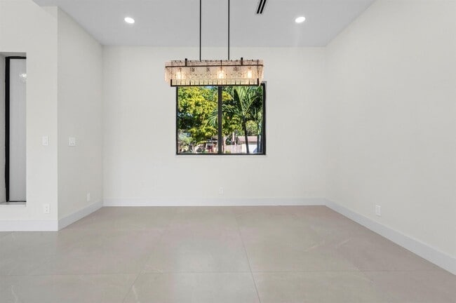 Photo - 621 NW 42nd Ave