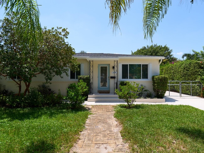 Photo - 222 Bayberry Dr