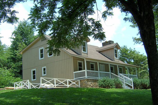 The Riverhouse of Cullowhee - The Riverhouse of Cullowhee