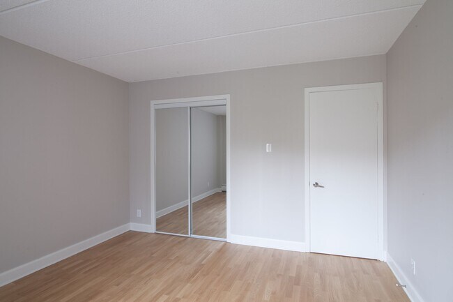 Photo - 1565 Avenue Victoria Unit 204