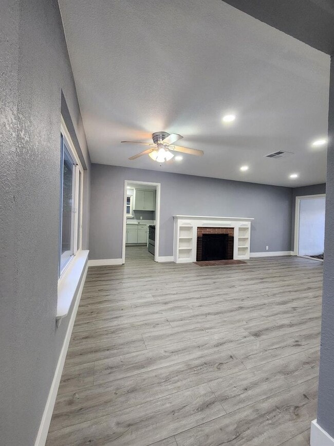 Photo - Charming 3-Bedroom Home for Rent in a Quie...