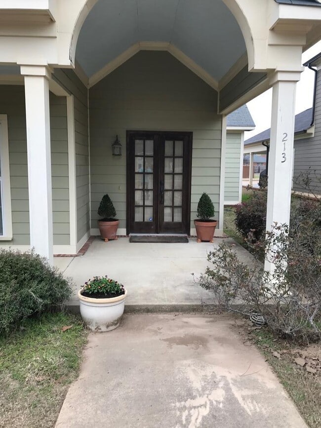 Photo - 213 Cherrybark St