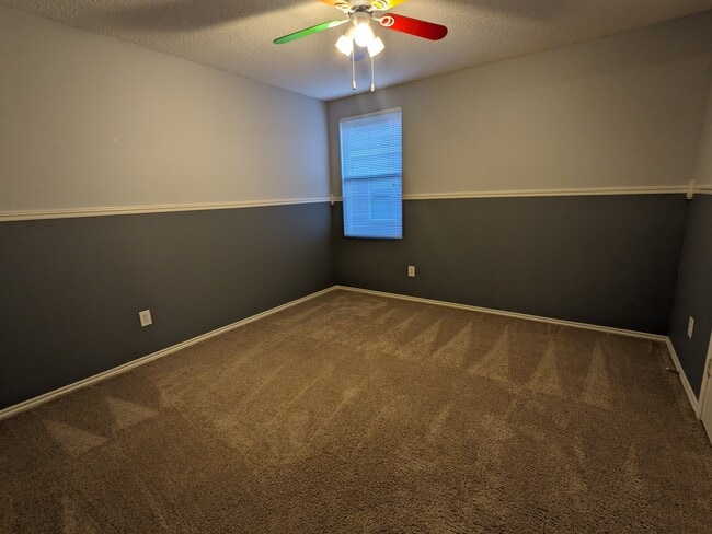 Photo - 16424 Red River Ln