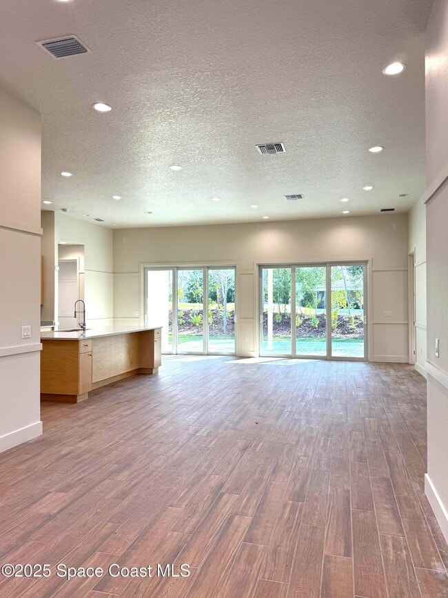 Photo - 2801 Edington Dr