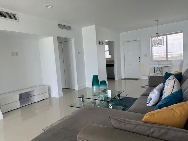 Photo - 36 S Ocean Blvd Unidad C2