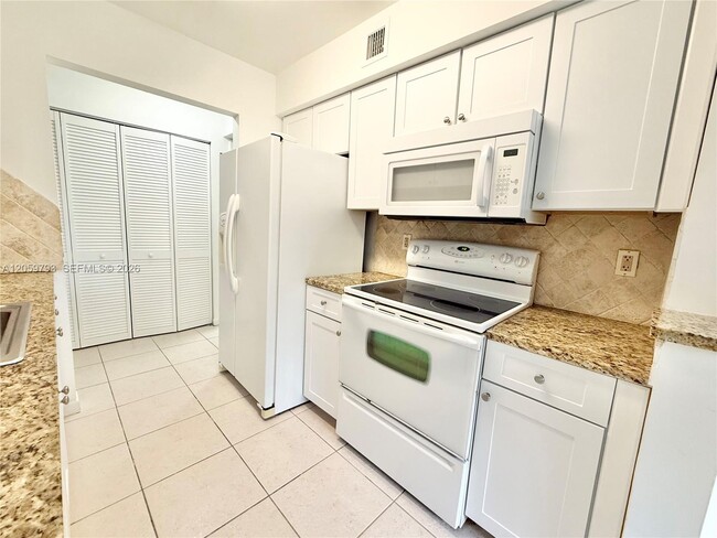 Photo - 9755 Westview Dr Unit 1217