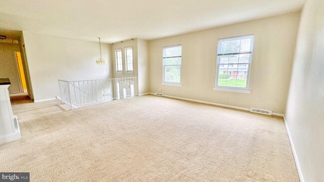 806 Wright Dr