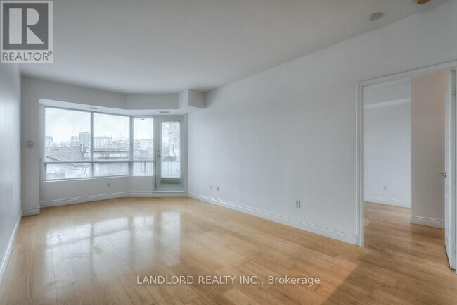 Photo - 77 McMurrich St Unit 307