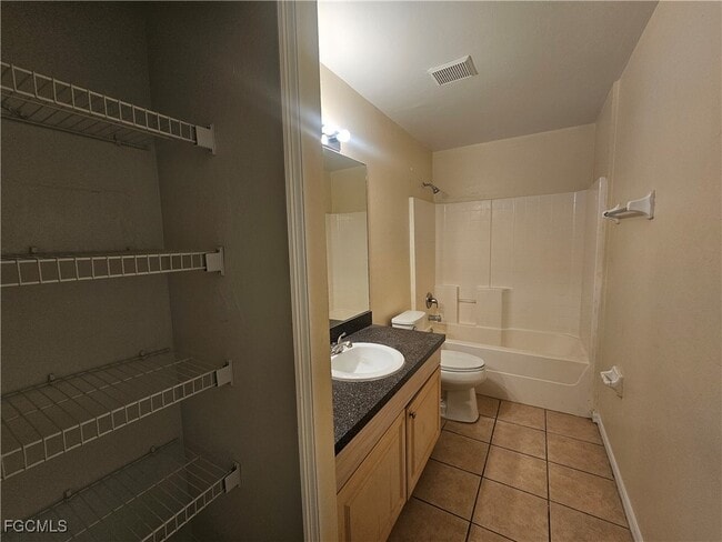 Building Photo - 4642 26th St SW Rental