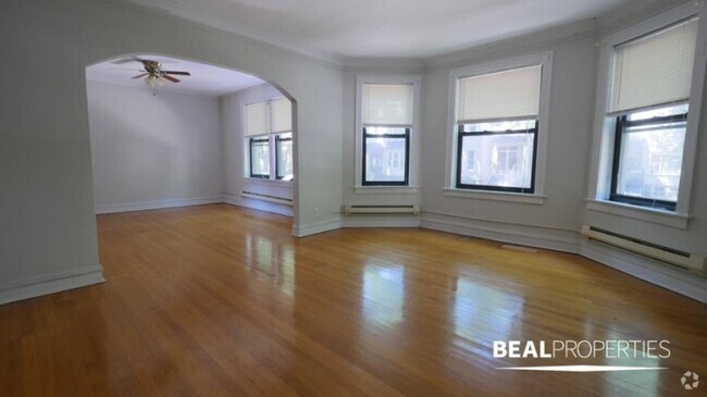 Building Photo - 2 bedroom in CHICAGO IL 60657 Unit 1A Rental