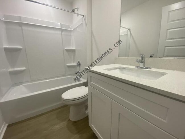 Photo - 7 Vineyard Dr