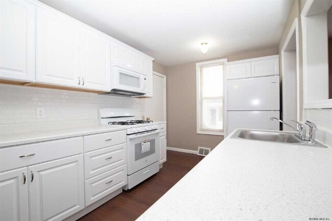 Photo - 32 Walnut St