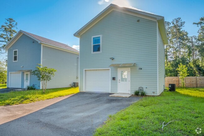 Building Photo - Modern Comfort Meets Prime Location — Styl... Rental