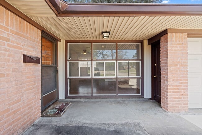 Photo - 1409 Conrad Sauer Dr