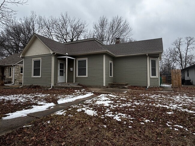 Building Photo - Italian Estates Property Management