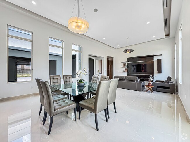 Building Photo - Modern 3-Bed / 3-Bath Home with Pool!