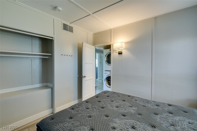 Building Photo - 94 E Texas Ave Rental