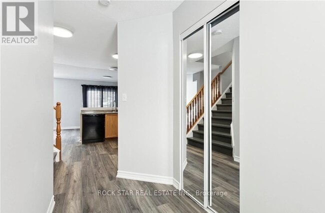 Photo - 159 Henhoeffer Crescent