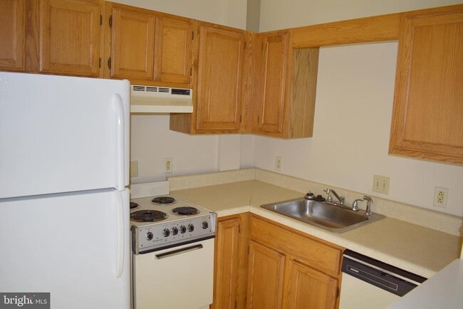 Photo - 1121 Stanley Ave