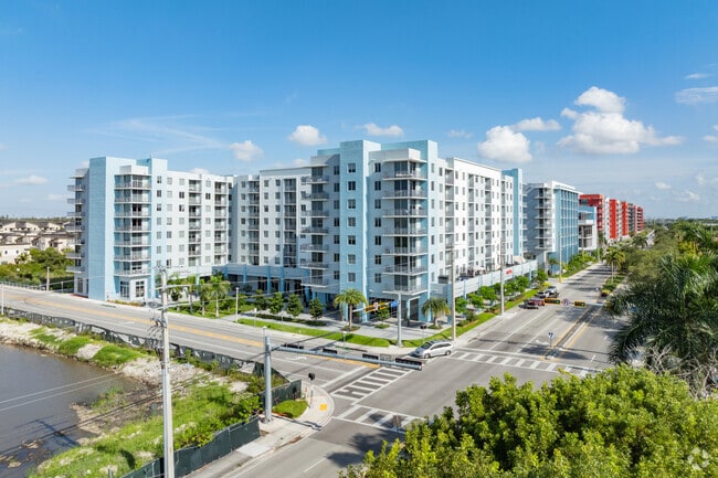 Building Photo - Century Town Center Rental