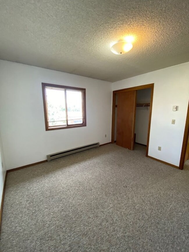 Photo - 3 Bedroom 2 1/2 Bathroom Townhouse- CLOSE TO MSU-