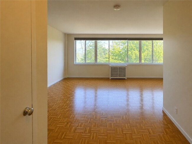 Photo - 1000 East Ave