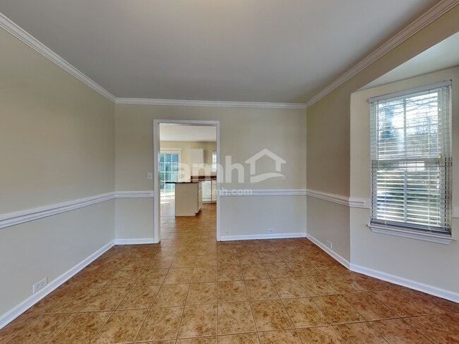 Photo - 325 Windsong Dr