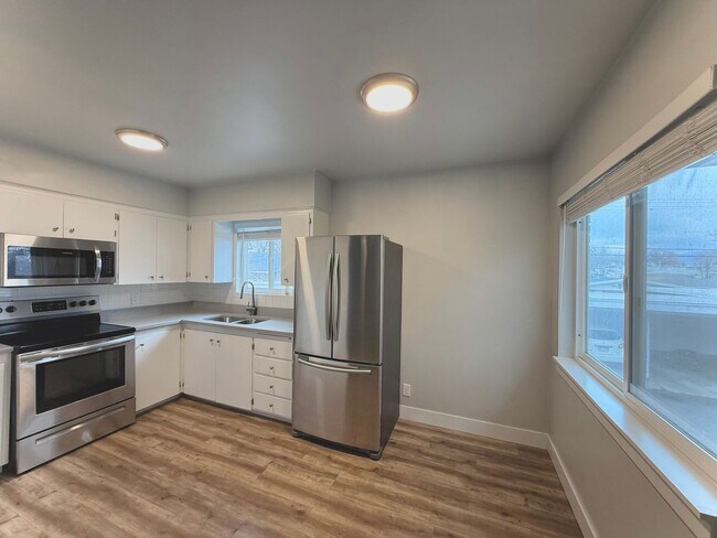 Photo - 1 Bedroom Salt Lake Condo  Available Unidad A