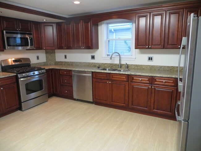 Photo - 254 Broadway