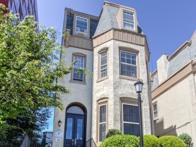 Photo - Campus Apartments