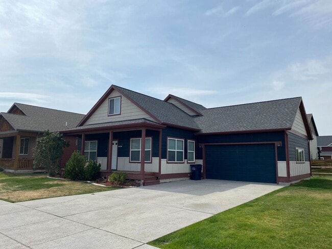 Building Photo - 5 Bedroom 2 Bath Single Family Home in Bozeman!