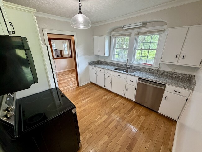 Photo - 219 Bourne Ave