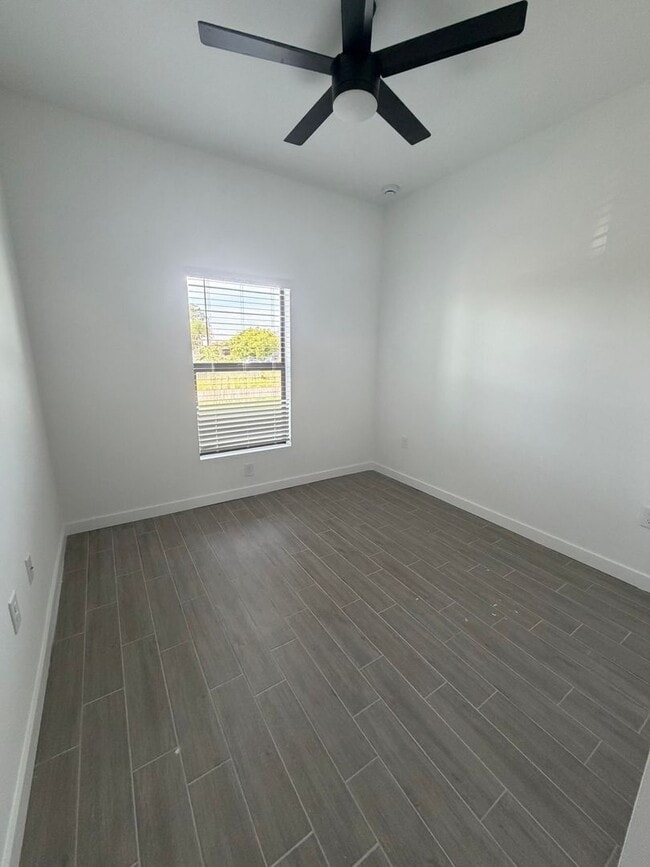 Photo - 1506 Gary Ln