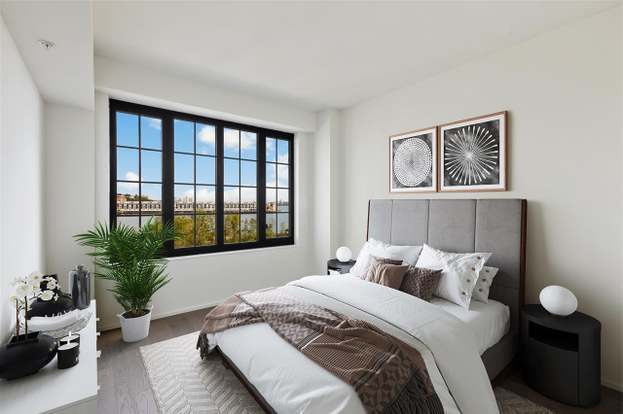 Photo - 1425 Hudson St