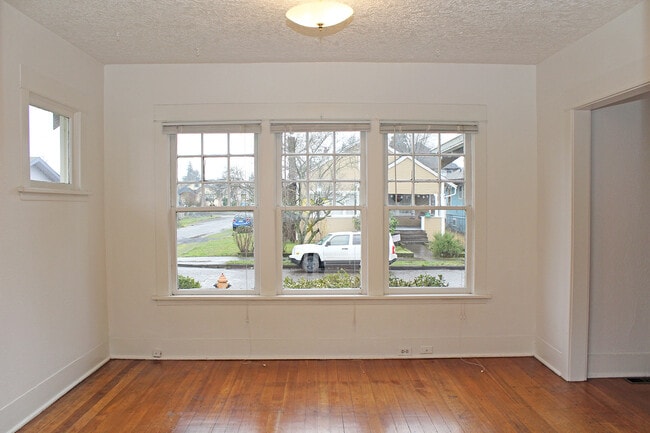 Photo - 4806 NE 29th Ave