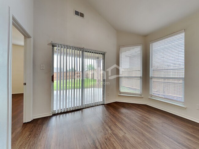 Photo - 3817 Old Richwood Ln