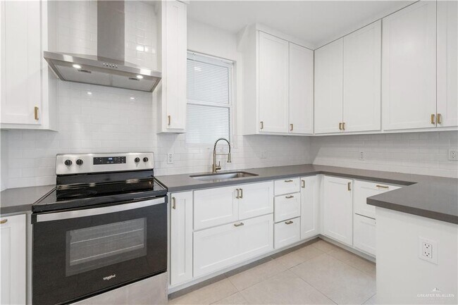 Photo - 15 Nassau St