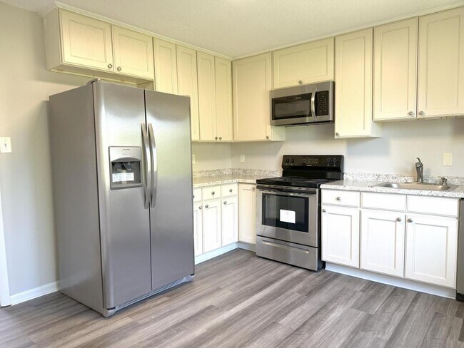 813 S Blount St #C - 813 S Blount St #C House