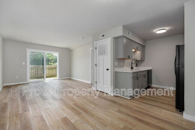 Photo - 2213 E Macs Ct Unit 6