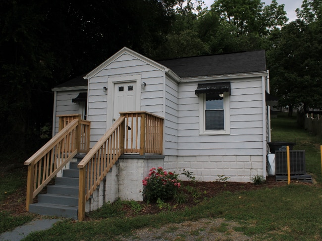 Photo - 2110 Hawthorne St