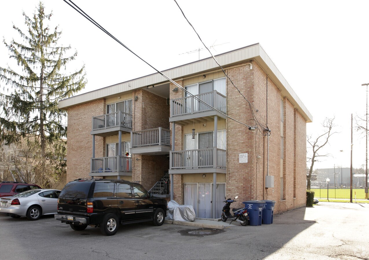 Photo - Henry Hatch Apts