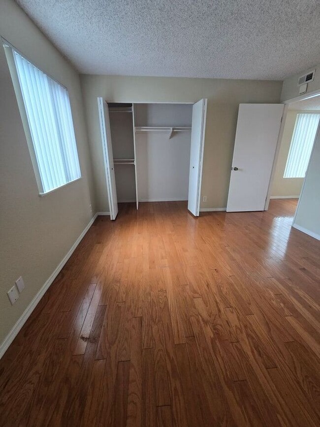 Photo - Spacious 2BD/2.5BA Town Home near Universi...