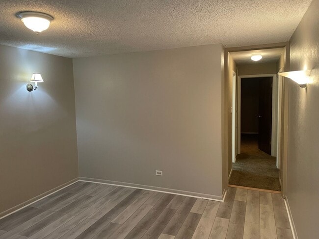 Photo - 8LOG3459 Unit B