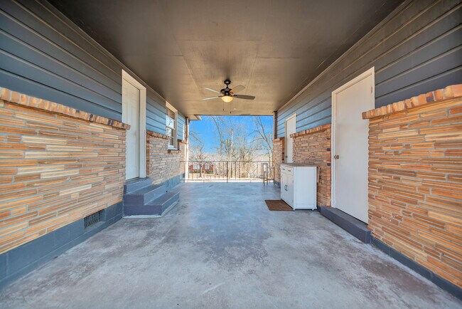 Photo - 801 Potter Ln