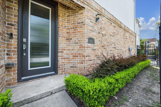 Photo - 1412 Cleburne St