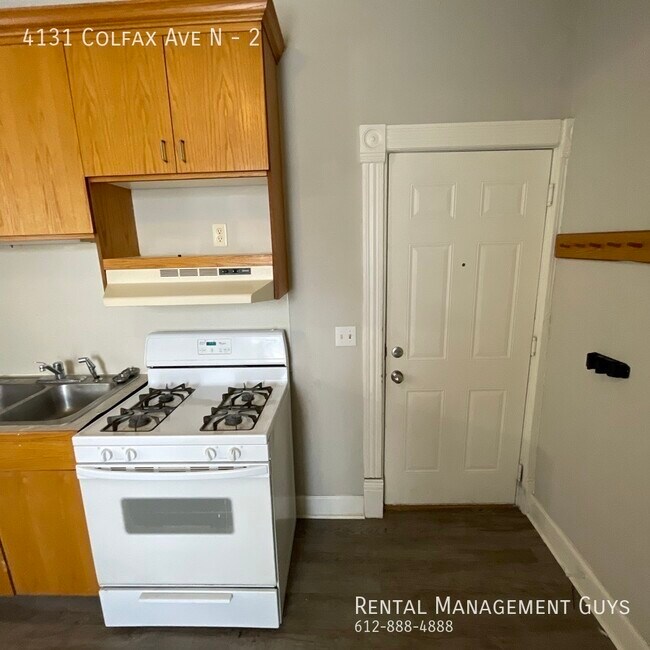 Photo - Nice 2 Bedroom! Laundry included, Off stre... Unit 2