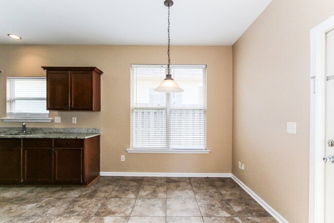 Photo - 2122 Timberline Dr