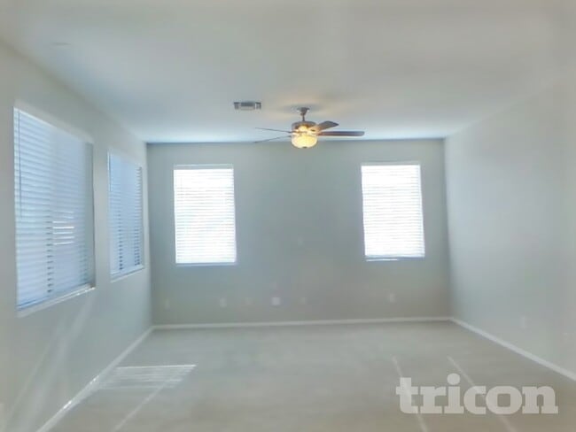41618 W Avella Dr