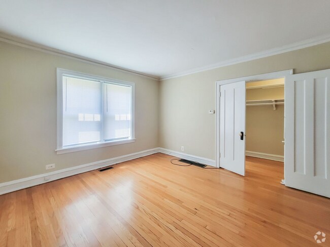 Building Photo - 1946 W Wilson Ave Unit 1P Rental