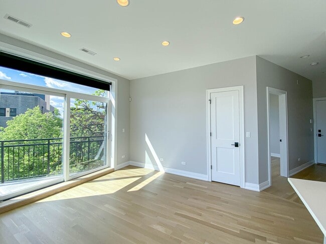 Photo - 1060 W Cornelia Ave Unidad 2